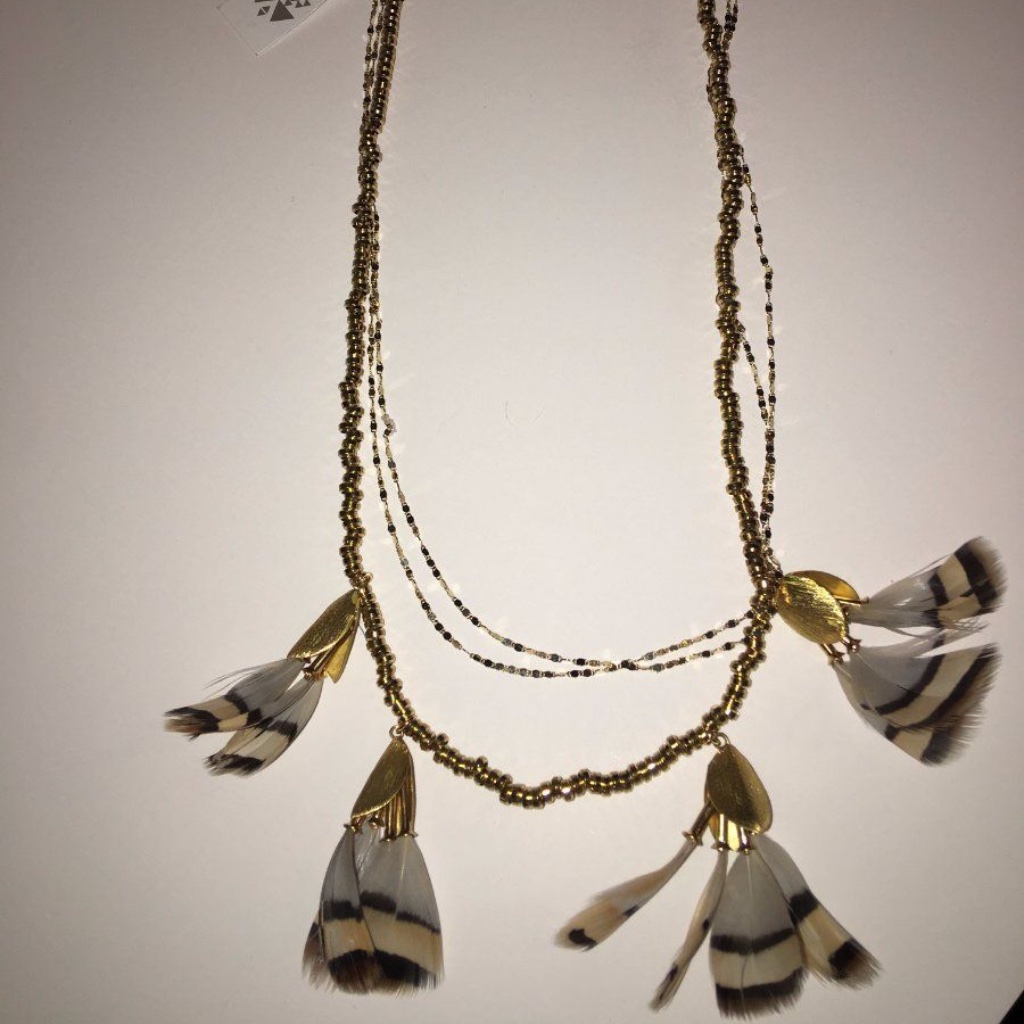 Anthropologie Serafina Dancing Feathers Necklace 40$